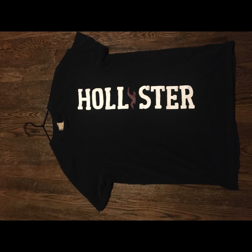 Men’s Hollister shirt